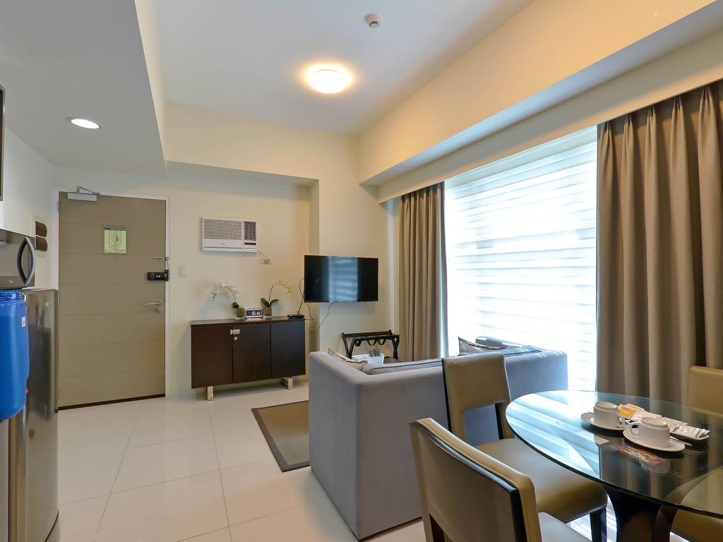 Currency Serviced Suites Manila Ngoại thất bức ảnh