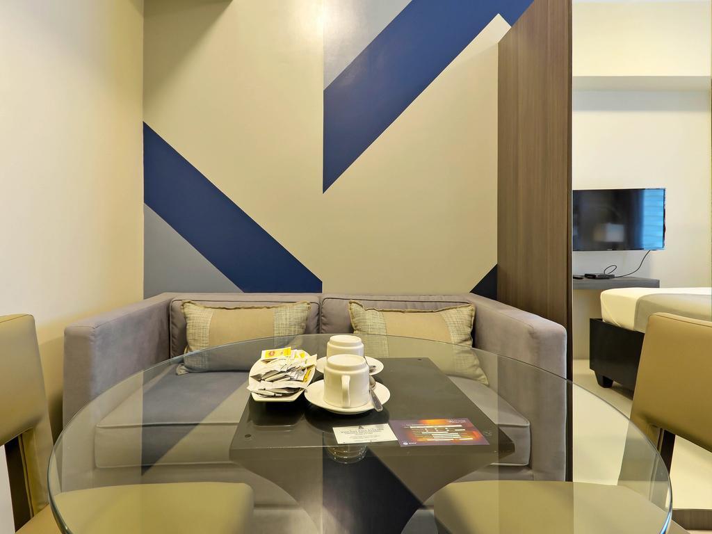Currency Serviced Suites Manila Ngoại thất bức ảnh